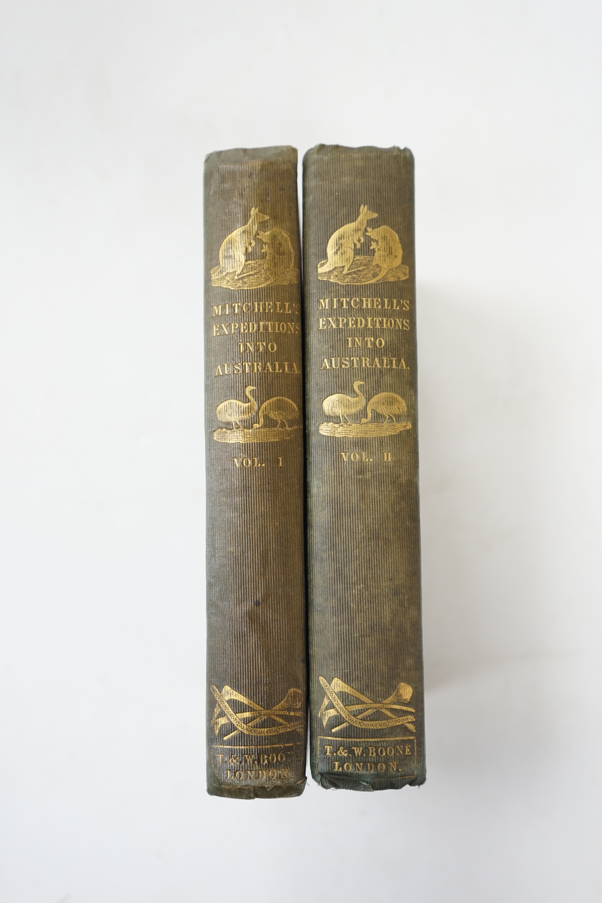 Mitchell, Sir Thomas Livingstone - Three Expeditions into the Interior of Eastern Australia, with descriptions of the recently explored region of Australia Felix, and of the present Colony of New South Wales. 1st edition